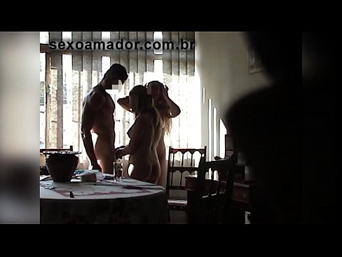 ❤️ Mmekọahụ enyi na-akpọ a ibu nwoke na a threesome na ya Anal porn ❌❤
